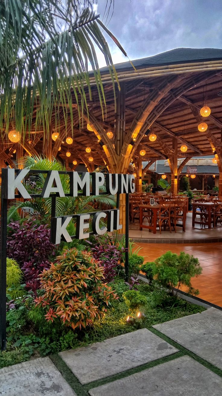 Rahasia Kampung Kecil Senayan